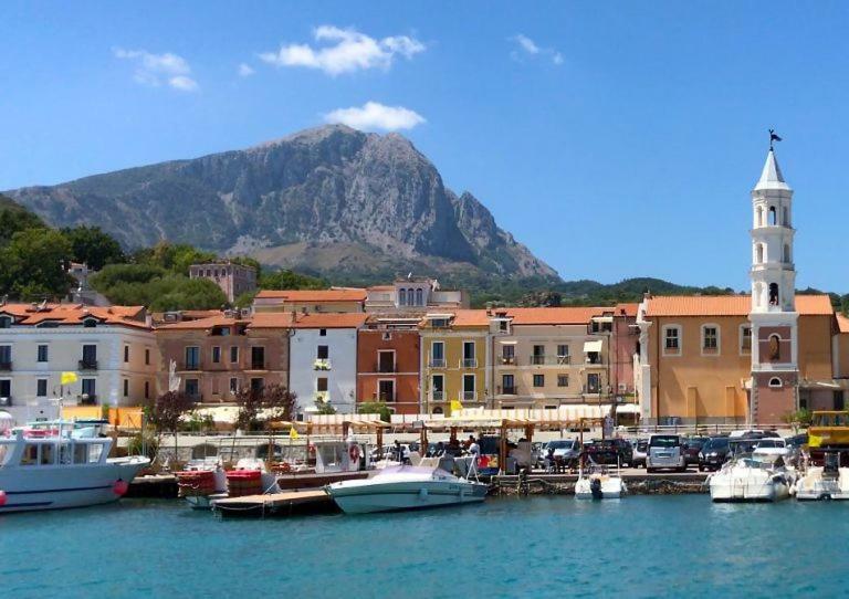 By The Sea In Scario Exterior photo