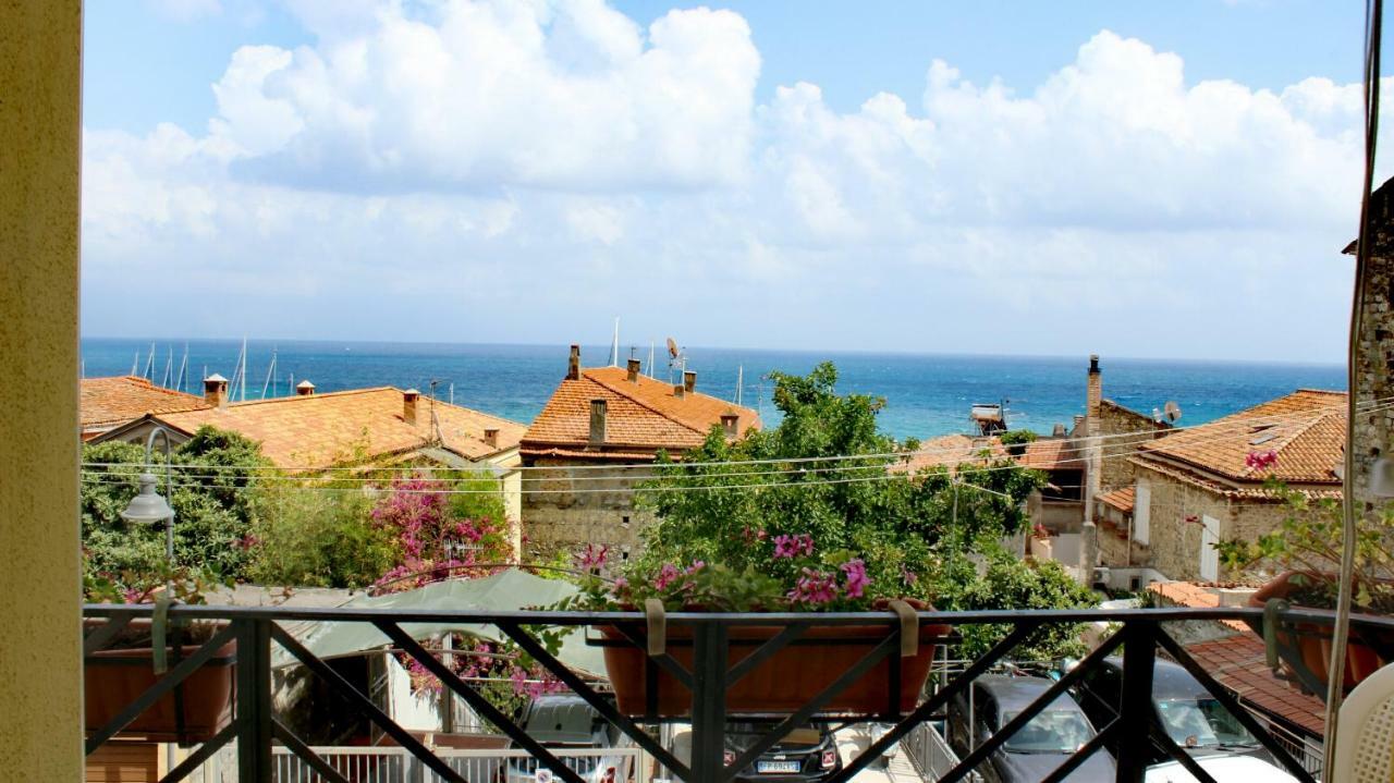 By The Sea In Scario Exterior photo